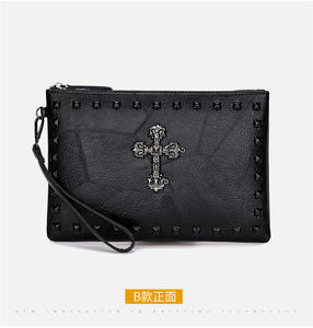 Solo 100 borsa <span class=keywords><strong>a</strong></span> <span class=keywords><strong>mano</strong></span> da <span class=keywords><strong>uomo</strong></span> in PU di qualità <span class=keywords><strong>a</strong></span> sinistra con decorazione <span class=keywords><strong>a</strong></span> bullone in metallo con teschio, custodia da <span class=keywords><strong>uomo</strong></span> portatile di grandi dimensioni - Product Image 5