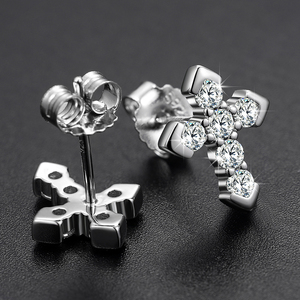 Joyería religiosa de diseño Original para hombres y mujeres, pendientes de tuerca con Cruz de moissanita VVS de Plata de Ley 925 - Product Image 2