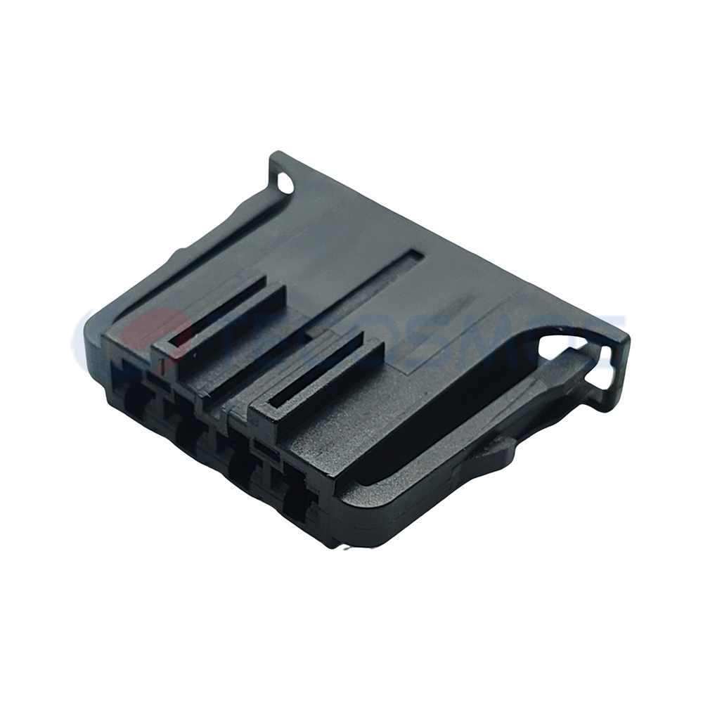Waterproof Wire Harness Intercom Radio Horn Plug for Car 4-Pin Female 6N0972704