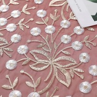 Nappe de table ronde transparente en jacquard de 60 pouces, motif dentelle ajourée avec fleurs fantaisie dorées et vin rouge blanc, pour présentation de bijoux