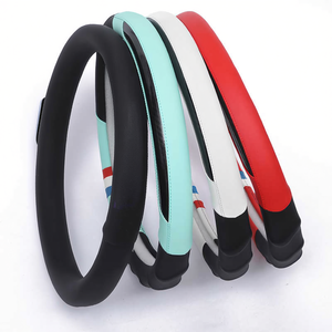Funda para Volante Negra Universal Estilo Cuero para Uso en Automóviles - Product Image 2