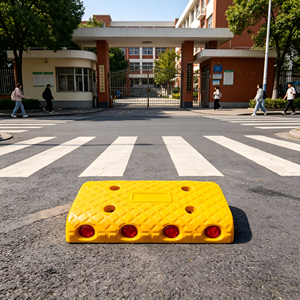 Manufacturer Direct Sales of <strong>Road</strong> <strong>Speed</strong> Limit Anti-collision Buffer Belt Reflective Strip High-strength Plastic <strong>Reducer</strong> - Product Image 4