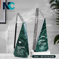 Trophée en cristal personnalisé avec base en marbre et gravure personnalisée pour les tournois sportifs et les cadeaux d'entreprise, OEM