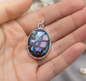 Colgante de Joyería Bohemia Unisex Hecho a Mano con Cristal Dicroico Multicolor y Baño de Plata, 1.97 Pulgadas, Dijes de Moda, Precio al por Mayor, Rajasthan - Product Image 5
