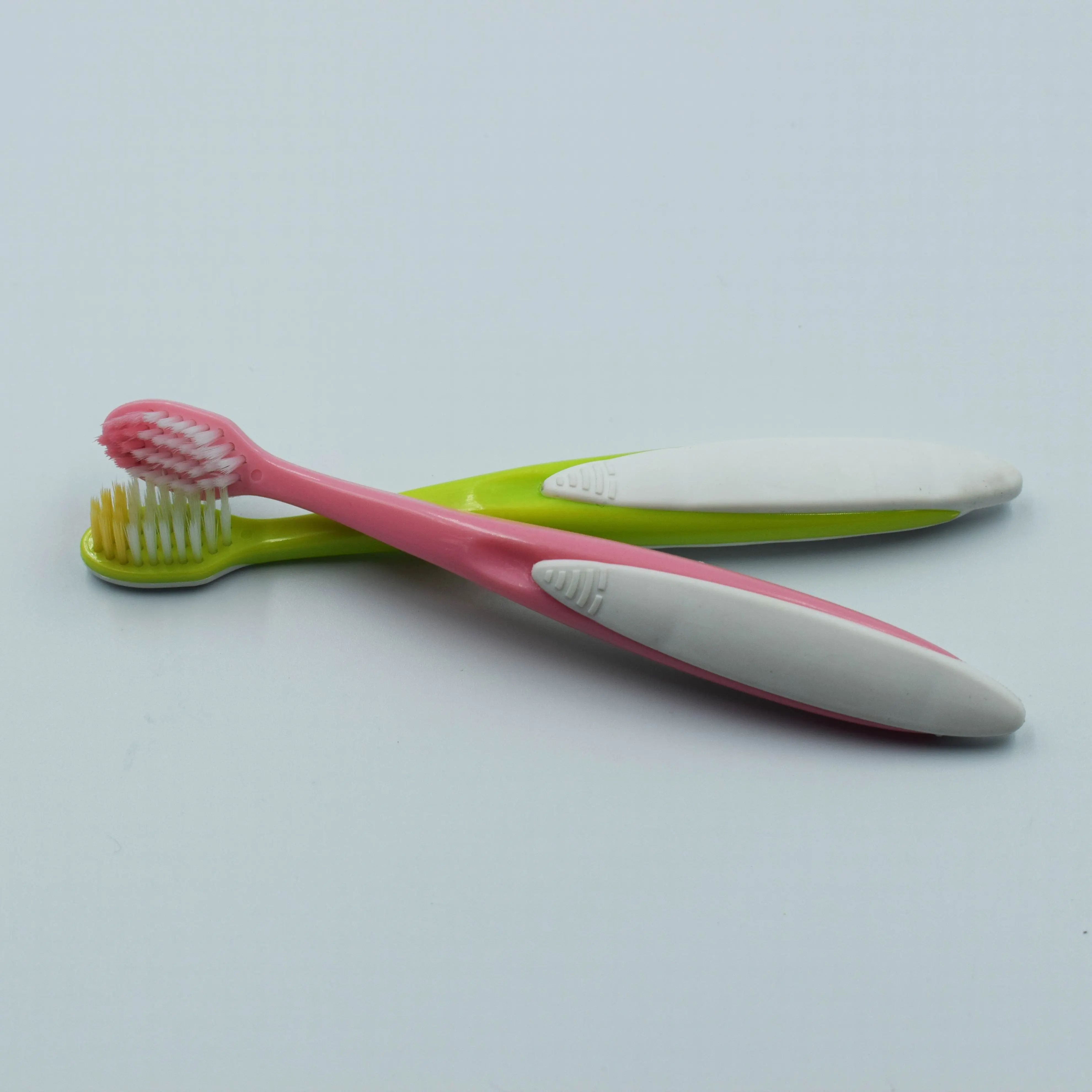 Spazzolino da denti per bambini all'ingrosso di alta qualità facile da impugnare per bambini per uso domestico
