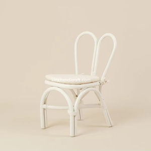 Silla Infantil de Ratán Hecha a Mano - Diseño Moderno, Segura y Duradera para Dormitorio, Cocina, Sala de Estar y Uso en el Parque - Product Image 1