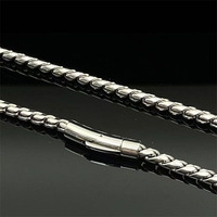 Collier unisexe en acier inoxydable plaqué or, chaîne serpent à maillons torsadés style hip-hop, motif os de dragon ; Design audacieux et polyvalent, inaltérable