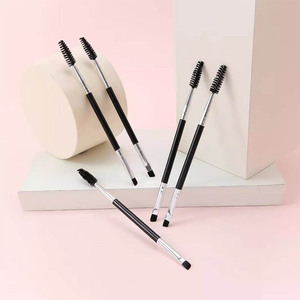 Brosse à sourcils et mascara double embout noire et dorée de précision, personnalisée ou standard, avec applicateur en forme de brosse à mascara, double face, écologique et réutilisable - Product Image 1