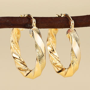 Orecchini a Cerchio Classici Dorati in Oro Giallo Unisex per Uso Quotidiano Gioielli Raffinati Diametro 10mm - Product Image 4