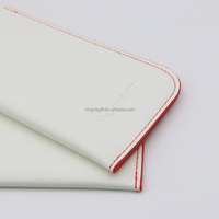 Étui à lunettes souple de luxe blanc personnalisé avec logo en relief, pochette portable polyvalente à fermeture à pression pour le voyage