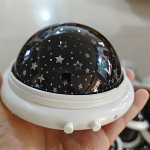 Luz LED para berçário infantil com cobertura de lua e céu, projetor de 4 lâmpadas LED, estrela e lua, mudança de cor noturna - Product Image 4