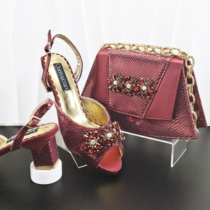 Set di Scarpe e Borsa Italiane Viola Sinya, Alta Qualità, Scarpe da Cerimonia e <span class=keywords><strong>Borse</strong></span> Abbinate per Donne Africane - Product Image 4