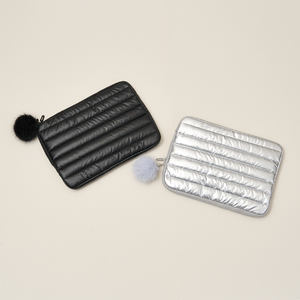 Kawail Sacoche pour ordinateur portable avec motif de nuage rayé Étui de transport pique-nique élégant - Product Image 1