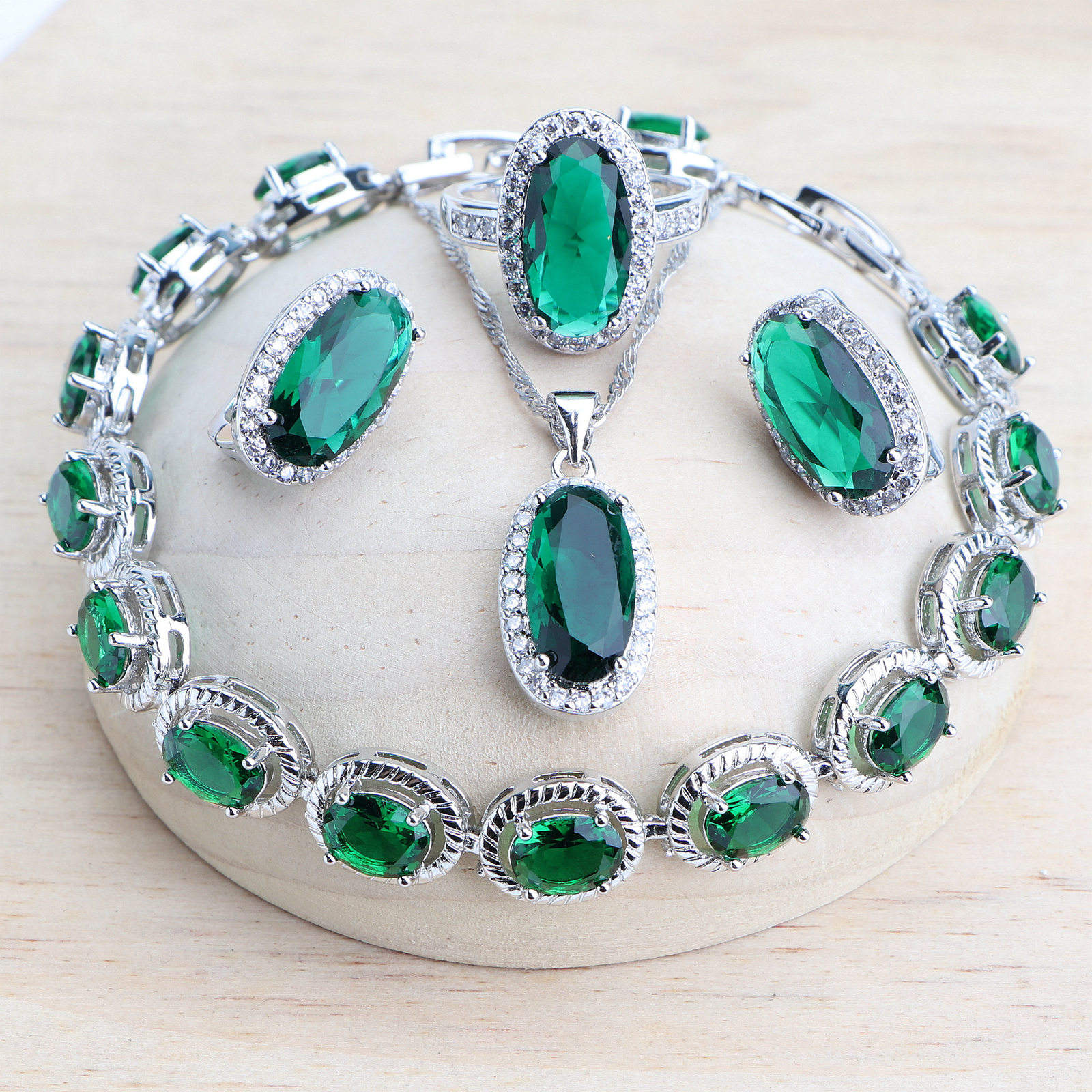 สีเขียว