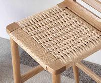 Chaise de tabouret de bar en bois de chêne rouge simple et moderne de style nordique A1122