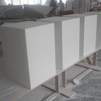 Boîte en matériau solide de surface carrée blanche, sans joint, résistante aux rayures, pour magasin de détail de luxe