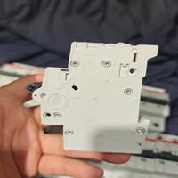 PLC S201-C32 Panel de Control Industrial de 32 Puntos de E/S 240V/110V/220V Modbus/EtherCAT con Montaje en Riel DIN