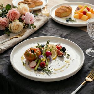 Assiette à steak en céramique blanche pure, ronde, à rebord bas, en porcelaine, pour hôtel et réceptions - Product Image 1