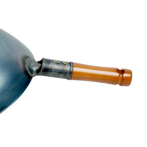 Wok commercial en acier au carbone bleu pré-assaisonné Wok à fond rond avec pot à poignée en bois pour hôtels - Product Image 4