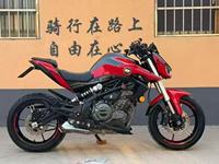 Moto à essence haute puissance QJMOTOR Chase 350 27kW 31Nm bicylindre à transmission à 6 vitesses
