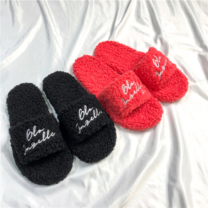 Sandales de créateur OEM avec logo personnalisé pour l'extérieur pantoufles en fourrure duveteuse pour femmes et dames sandales à fourrure pour femmes dans les meilleurs matériaux - Product Image 3