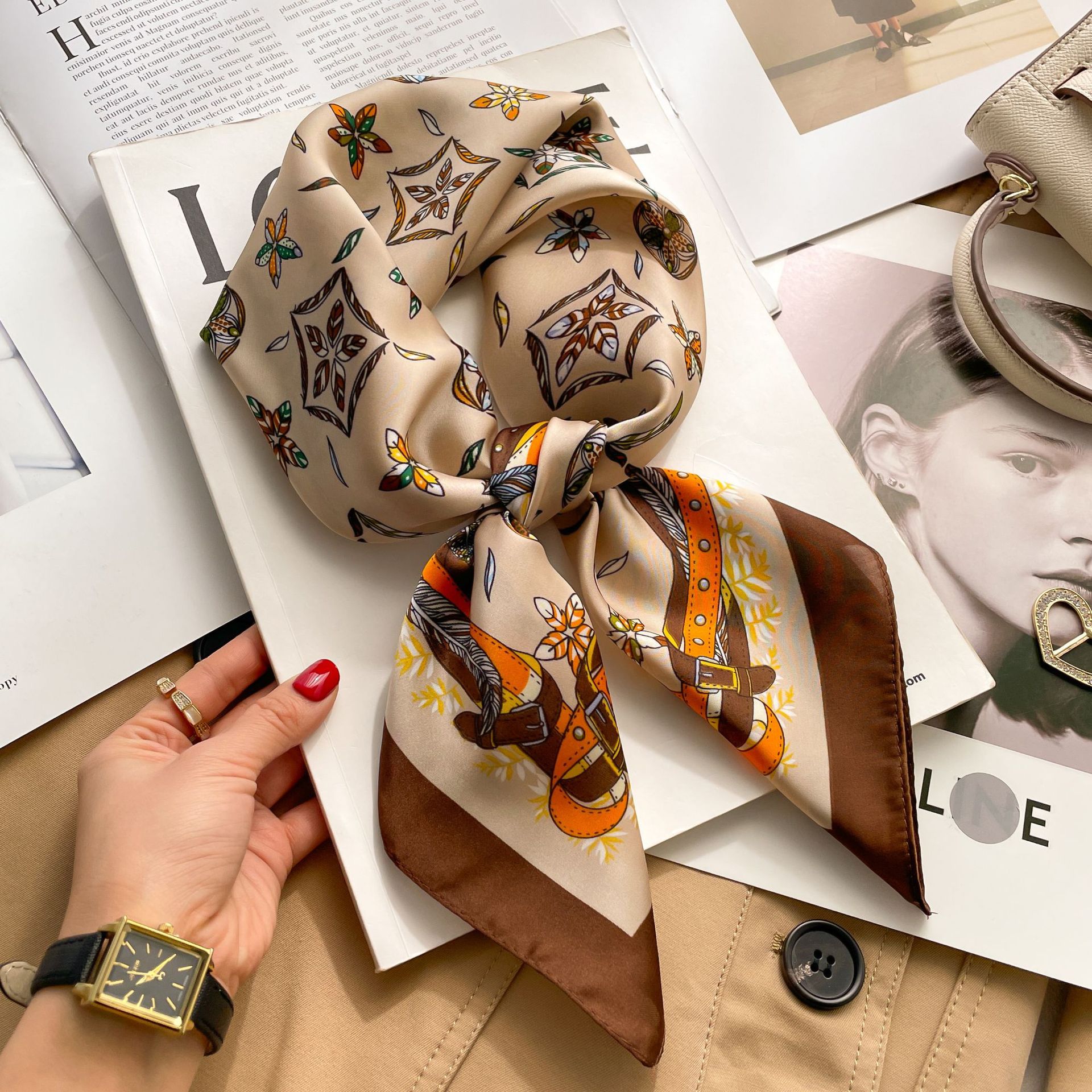 Hot Selling Silk Scarves Square Scarves High-End Fashion Professional Collar Silk Retro Printed Silk Scarves for Women