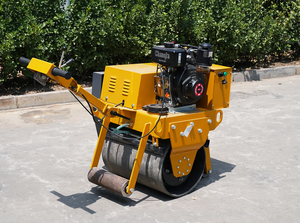 Rouleau compresseur vibrant à double tambour à haut rendement pour le compactage du béton - Product Image 4