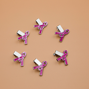 Clip métallique personnalisé en alliage de zinc avec émail doux, motif ruban rose, mignon pour adolescentes - Product Image 1