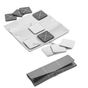 <span class=keywords><strong>Juego</strong></span> <span class=keywords><strong>de</strong></span> Mesa <span class=keywords><strong>de</strong></span> Viaje Plegable, Resistente, Color Marrón Grisáceo, Personalizable, para Familias, Niños y Adultos, <span class=keywords><strong>de</strong></span> Cuero, Tres en Raya - Product Image 1