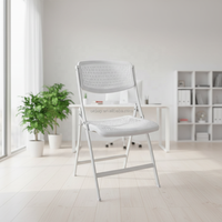 Chaise pliante commerciale avec structure métallique, assise en plastique PP, dossier en maille ventilée, empilable, pour bureau, hôtel, événements en plein air et repas en plein air