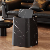 Poubelle carrée à couvercle basculant motif marbre, style luxueux pour maisons d'hôtes, hôtels, salons et salles de bain