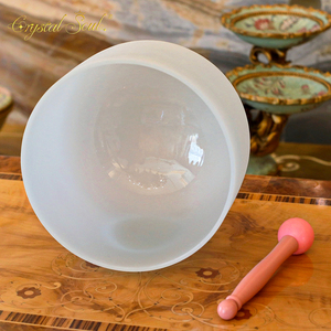 Crystal Soul Cuenco de cristal esmerilado de mineral crudo de alta calidad Instrumentos curativos de música sagrada - Product Image 3