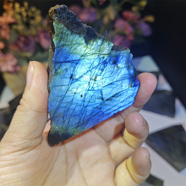 Wholesale Natural 3-9cm Labradorite Slab Strong Flash  Healing Stones for Decoration
