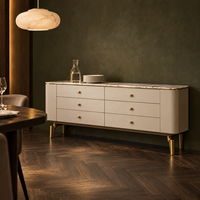 WYRAX Resort Gallery Geriffeltes Sideboard mit Steinoptik-Oberfläche, 4 Türen, Grifflose Aufbewahrung und Schlanke Goldene Beine