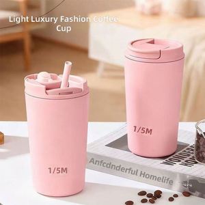 Tasse à café isotherme en acier inoxydable 304 de haute qualité, portable pour voiture, design minimaliste moderne avec couvercle et paille - Product Image 3
