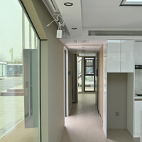 Maison capsule conteneurisée moderne et personnalisable sur roues pour bureau, supermarché, salle de sport - Écologique et installation rapide