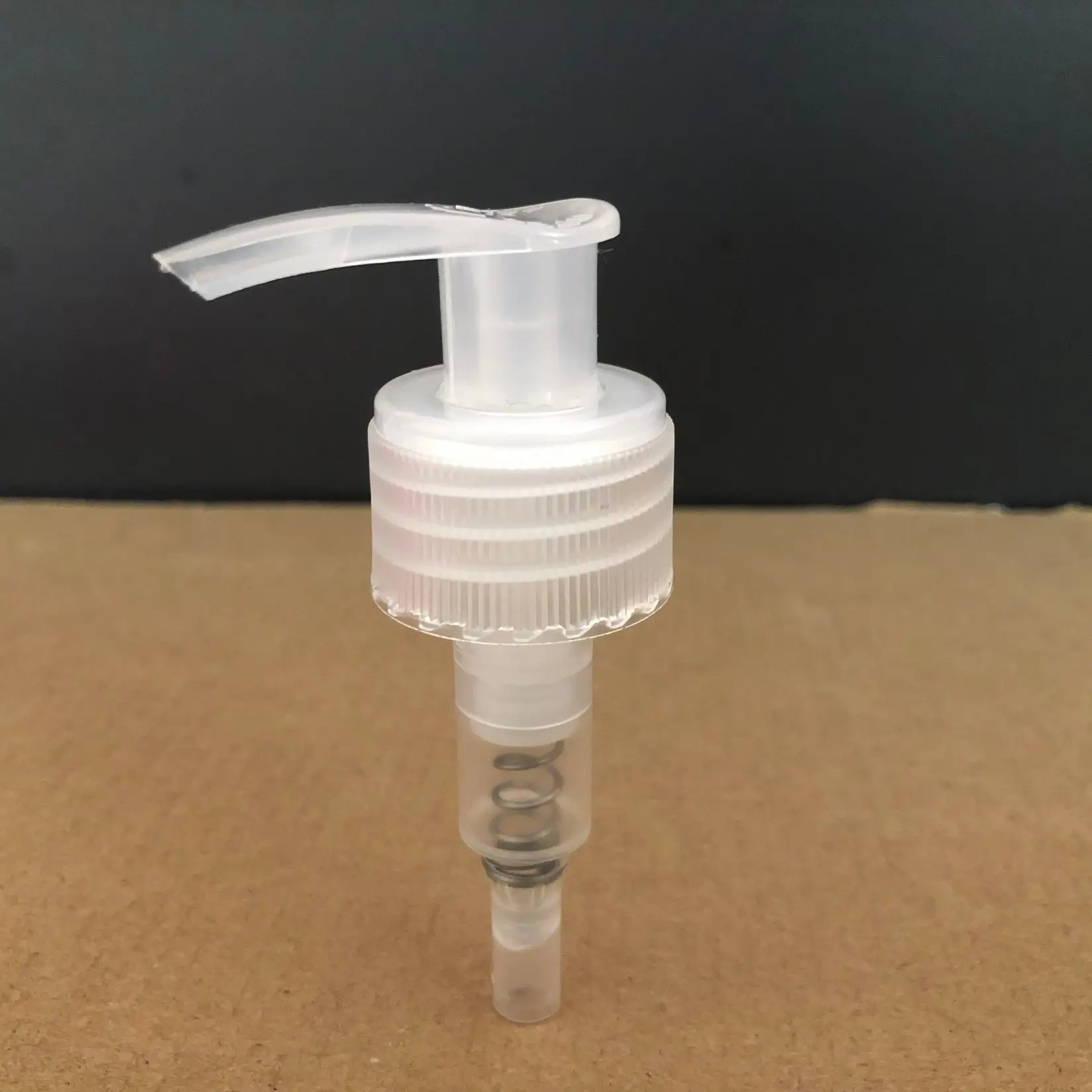 Izquierda derecha sistema profesional de 24/410 de 28/410 jabón líquido botella cosmética de la botella plástica de la bomba de la loción