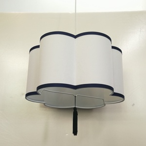 <span class=keywords><strong>A</strong></span> buon mercato all'ingrosso di figura del fiore di tessuto elastico bianco <span class=keywords><strong>lampada</strong></span> <span class=keywords><strong>a</strong></span> <span class=keywords><strong>sospensione</strong></span> <span class=keywords><strong>con</strong></span> piccolo nappa filo <span class=keywords><strong>paralume</strong></span> per la decorazione domestica - Product Image 3