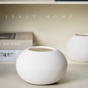 אור מודרני יוקרתי פשוט לבן תואם הכל אגרטל קטן קישוטי בית כלי פרחים קישוט אינסטגרם סִגְנוֹן מלאכת יד - Product Image 3