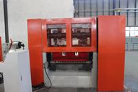 Machine industrielle à mailles métalliques expansées avec système d'alimentation automatique