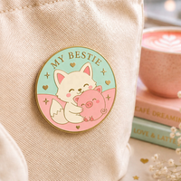 Broche Kawaii de haute qualité, épingles émaillées pour meilleurs amis, broches rondes, vente en gros, épingles personnalisées en émail dur ou souple, motif animal, tendance