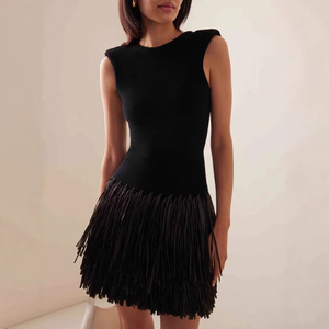 Robe moulante sans manches à col rond avec franges, couleur rouge unie, épaules dénudées, robe de soirée pour femmes - Product Image 4