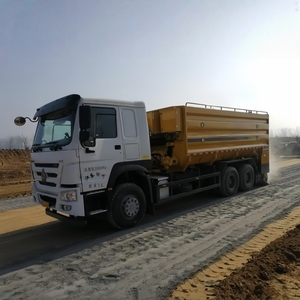 Equipement Machine XKC203 Épandeur de poudre pour la construction de routes Épandeurs de ciment Camions - Product Image 5