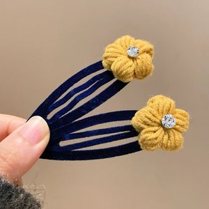 Pince à cheveux latérale en alliage et tissu, motif fleur en fil et strass, 5 cm, faite main, style doux, pour femme, automne-hiver, pour soirée - Product Image 3