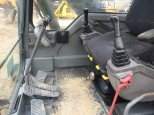 Excavatrice hydraulique sur chenilles Volvo EC140DLC de 14 tonnes d'occasion en bon état, certification EPA CE, boîte de vitesses avec pompe à moteur incluse - Product Image 6