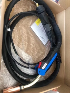 Torche de soudage au CO2 industrielle anti-déformation avec contrôle qualité strict pour appareils de soudage manuels et automatisés - Product Image 1