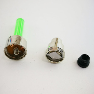 YOUME 2 pièces Valve <span class=keywords><strong>de</strong></span> <span class=keywords><strong>pneu</strong></span> <span class=keywords><strong>de</strong></span> vélo lumières LED clignotant roue <span class=keywords><strong>de</strong></span> vélo rayons accessoires avec batterie pour voiture moto - Product Image 5