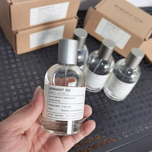Flacon vaporisateur de parfum en verre de flint carré de 100 ml, 50 ml, 30 ml, en gros, logo personnalisé en stock, vide et rechargeable - Product Image 6
