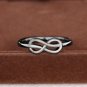 Anello a Forma di Otto Infinito per Donne, Gioiello Minimalista alla Moda - Product Image 4