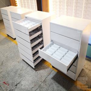 Vetrina Espositiva Personalizzata in Legno e Vetro a Prezzo all'Ingrosso per Negozi di Ottica, Vetrina con Serratura per Esposizione Occhiali - Product Image 4